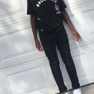 Meet your Posher, Yanis